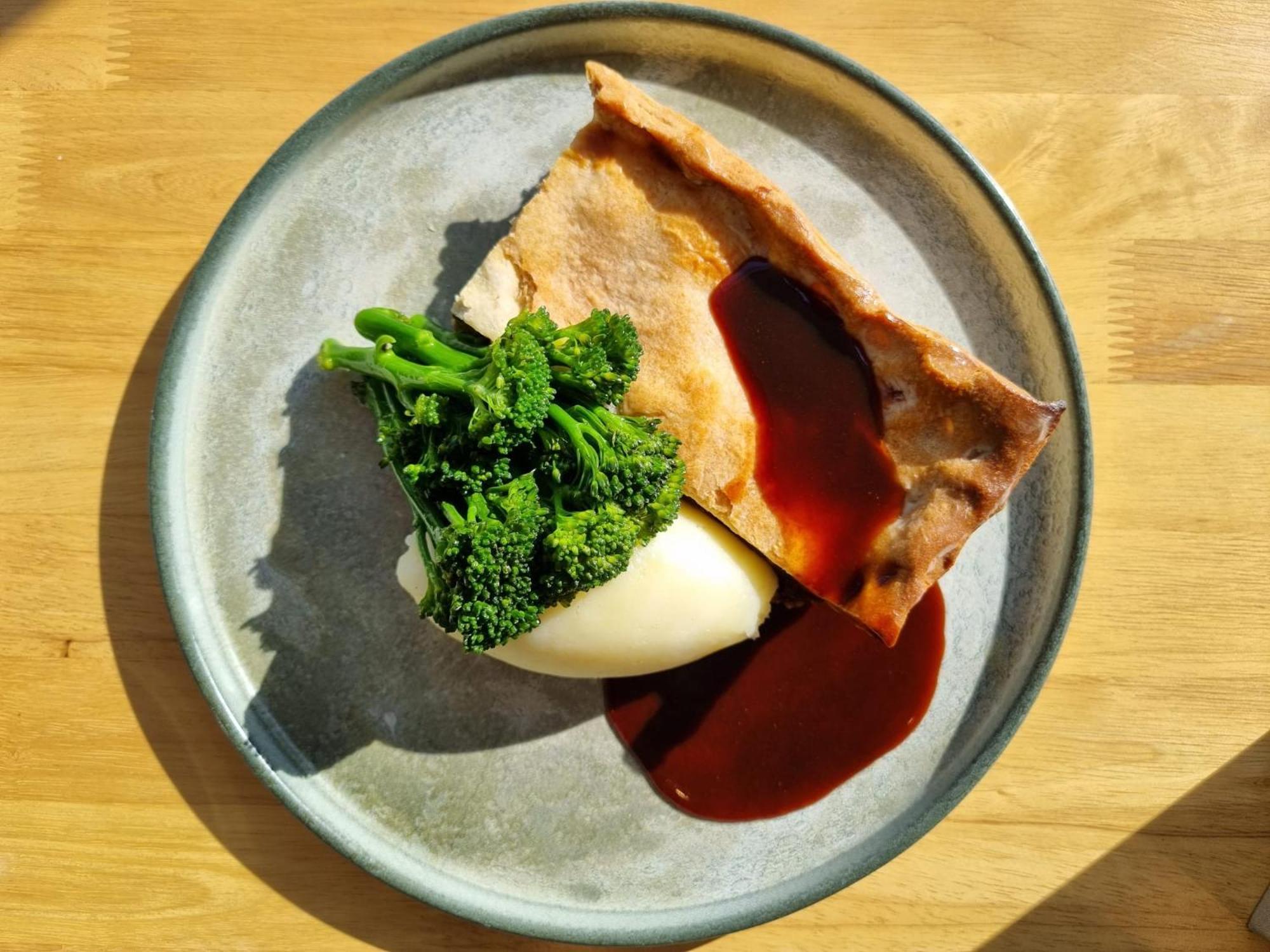 The Old Mill Inn Dearham エクステリア 写真